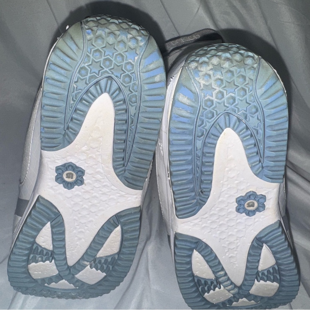 Burton Women’s Snowboarding Boots - Picture 7 of 8